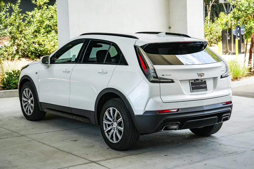 Used 2019 White Cadillac Sport image 4