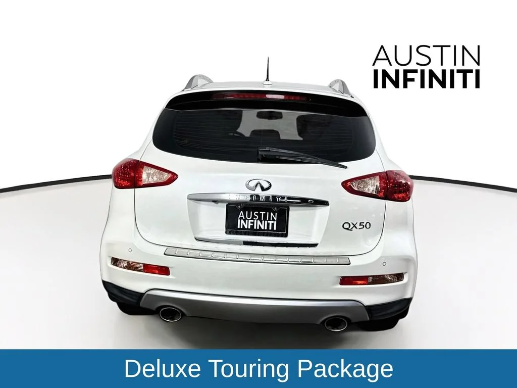 Used 2017 White INFINITI  image 7