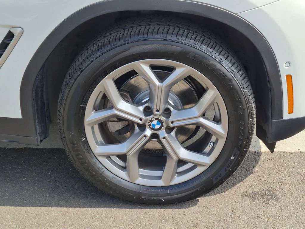 Used 2024 White BMW sDrive30i image 29