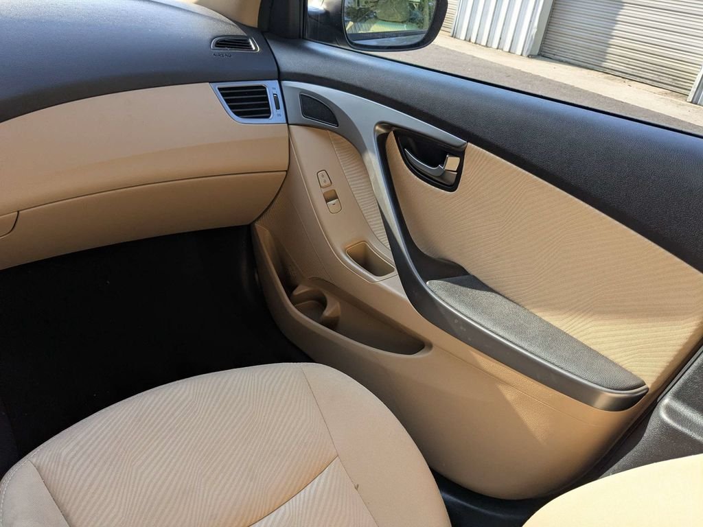 Used 2013 Brown Hyundai GLS image 16