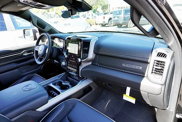 New 2026 Diamond Black Crystal Pearl-Coat Exterior Paint RAM Laramie image 12