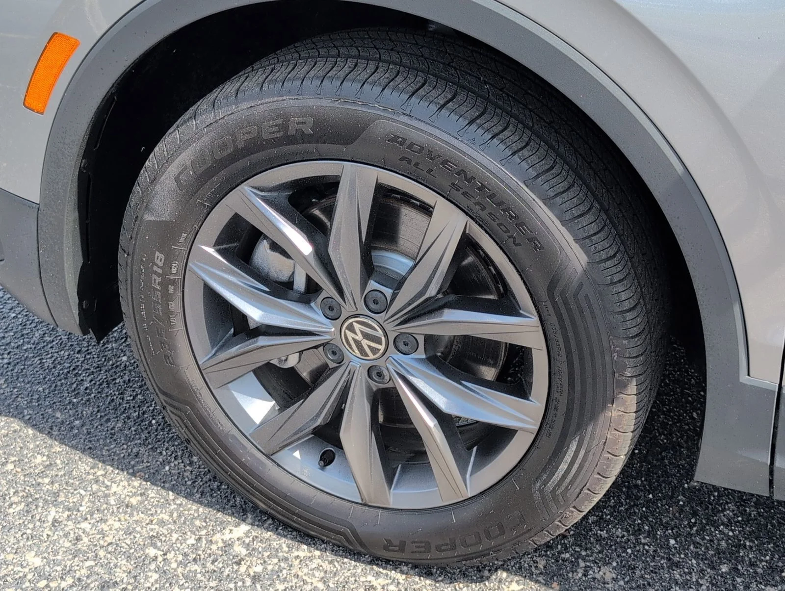 2024 Volkswagen Tiguan SE - Photo 11