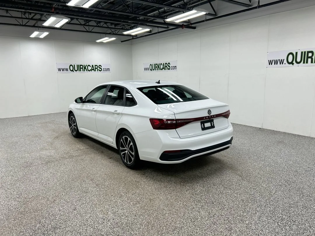 2026 Volkswagen Jetta Sport - Photo 9