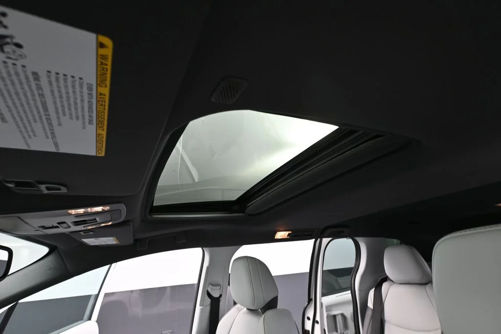 2024 Toyota Sienna XSE - Photo 23