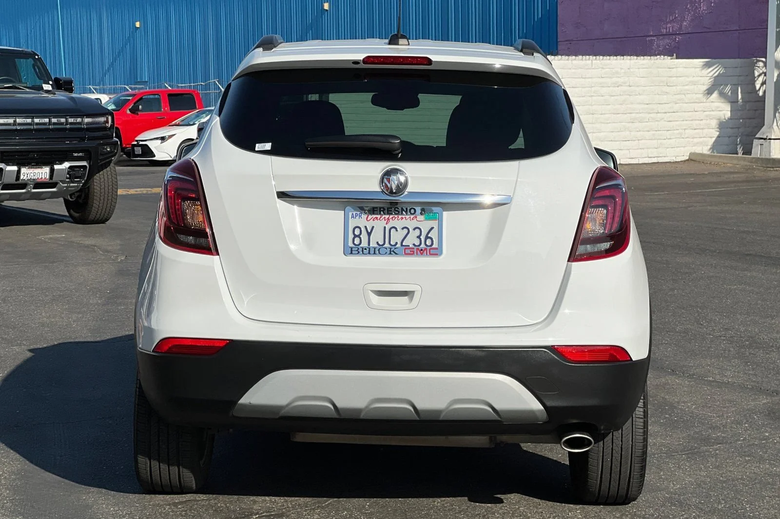 Used 2021 (Includes (MDP) Anthracite lower exterior accent color, Paint code W598F.) Buick Preferred image 5