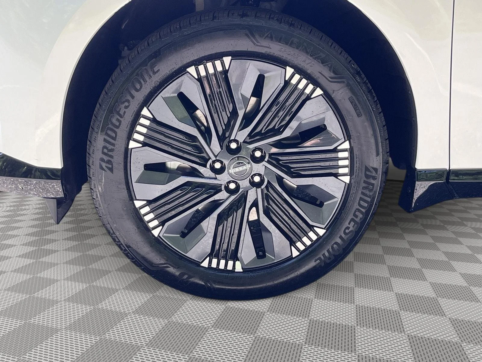 New 2026 Everest White Pearl TriCoat Nissan Platinum image 10
