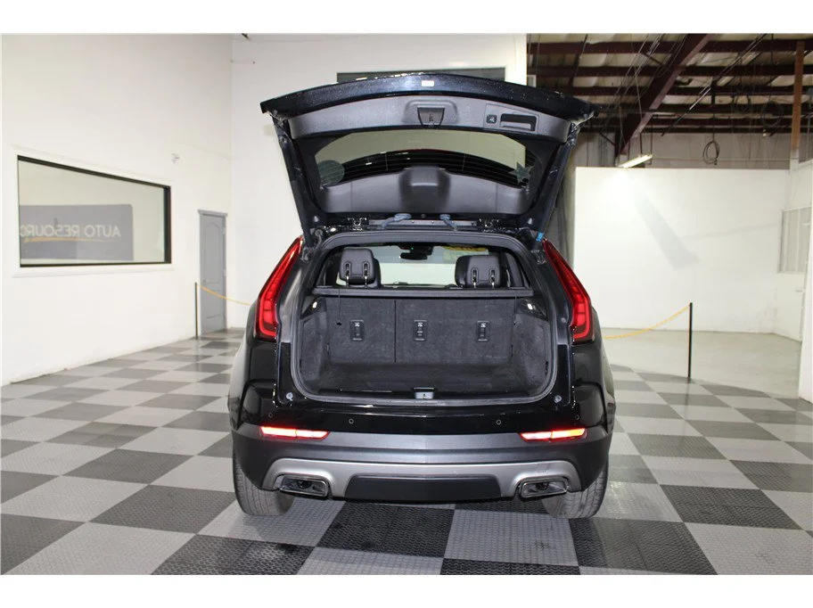 Used 2019 Stellar Black Metallic Cadillac FWD Premium Luxury image 18