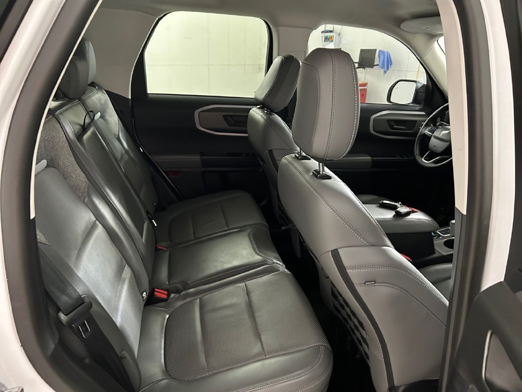 Used 2025 White Ford Badlands image 17