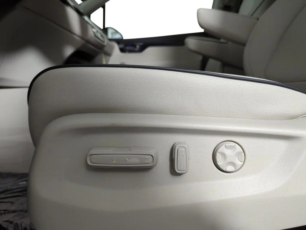 2026 Honda Odyssey Touring - Photo 14