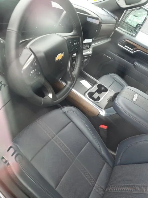 Used 2024 Black Chevrolet High Country image 10