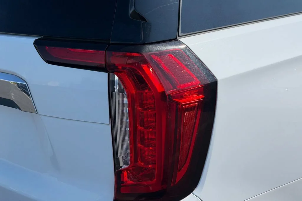 Used 2023 Summit White GMC SLT image 7