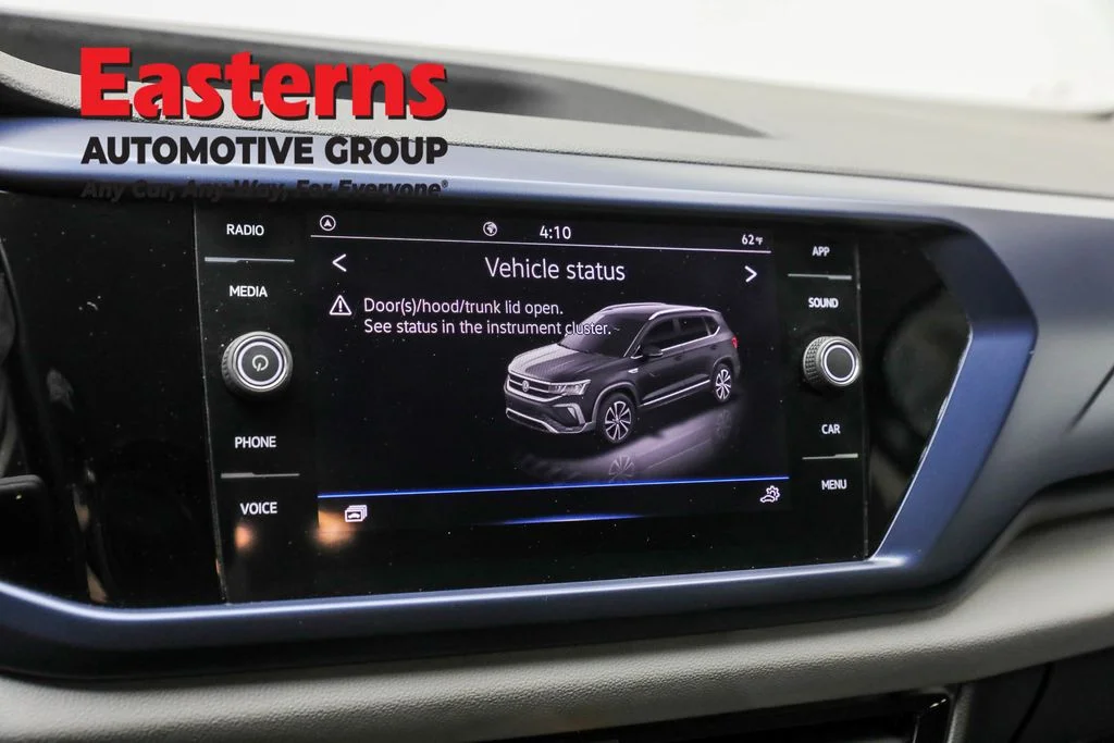 Used 2023 Gray Volkswagen 1.5T SE image 19