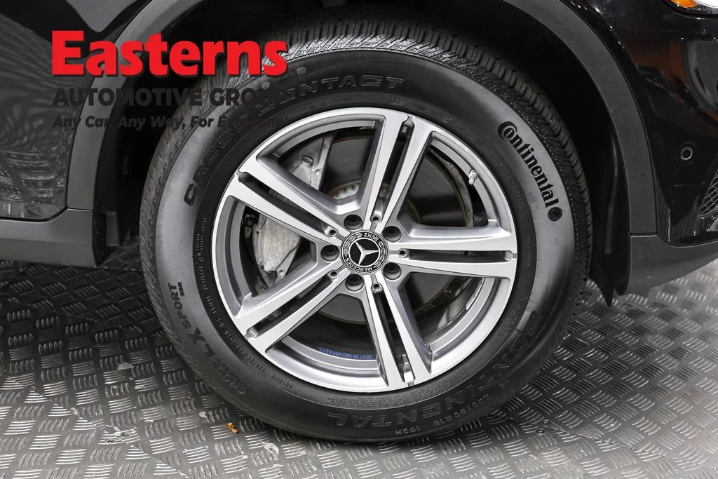 Used 2021 Black Mercedes-Benz GLC 300 image 32