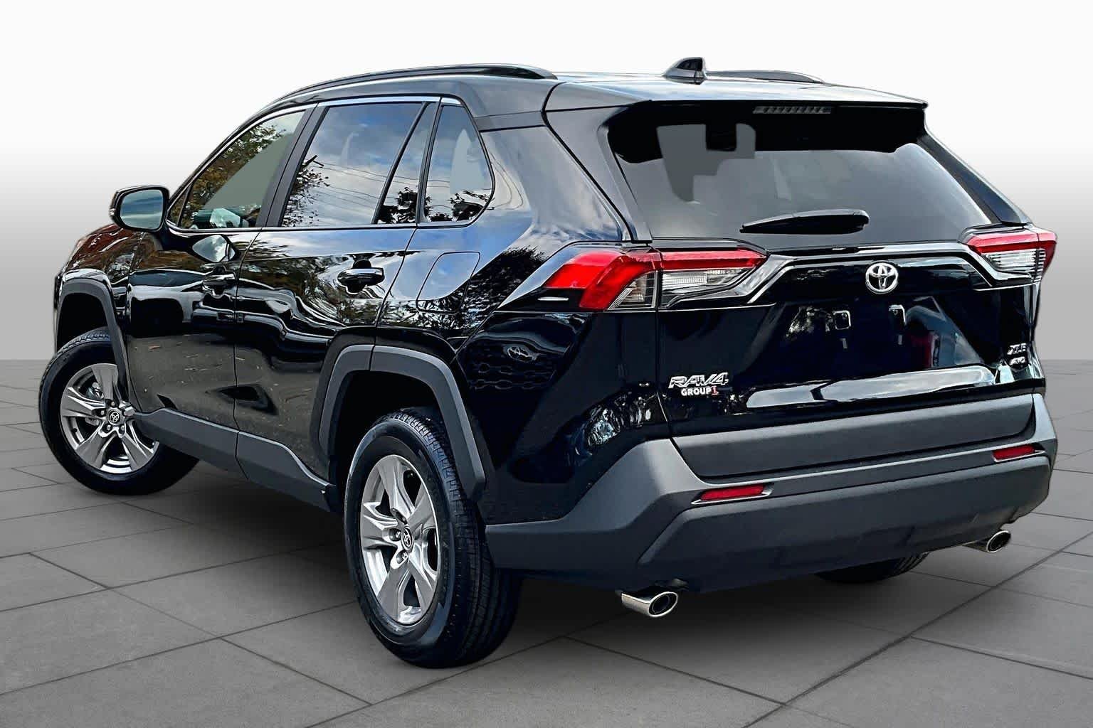 Used 2025 Midnight Black Metallic Toyota XLE image 12