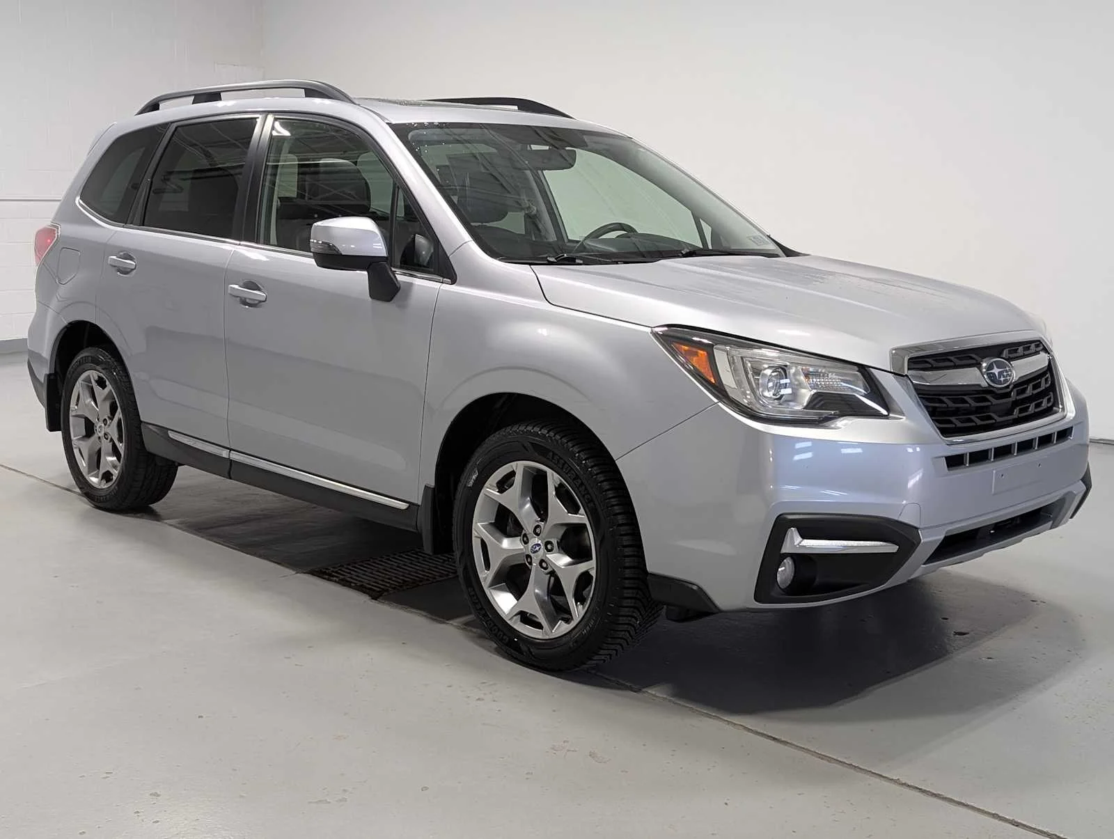 Used 2017 Ice Silver Metallic Subaru Touring image 6