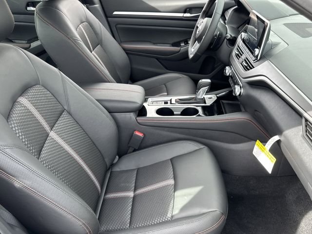 2025 Nissan Altima SR - Photo 19