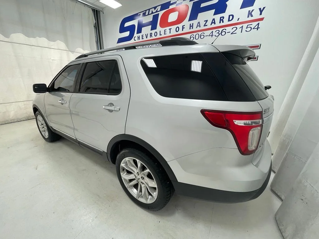 Used 2014 Silver Ford XLT image 9