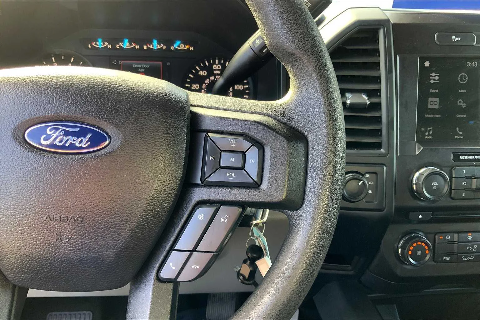 Used 2018 Blue Jeans Metallic Ford XL image 25