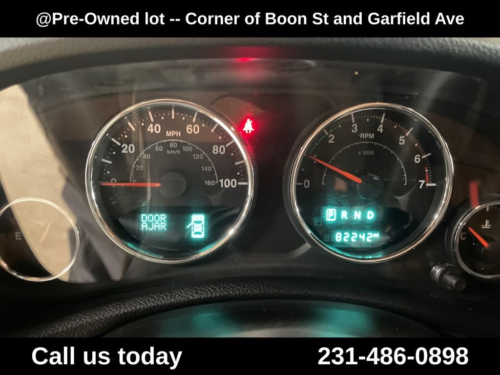 Used 2015 Silver Jeep Unlimited Sport image 22