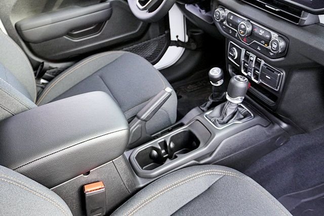 New 2026 Bright White Clear-Coat Exterior Paint Jeep Sport S image 16