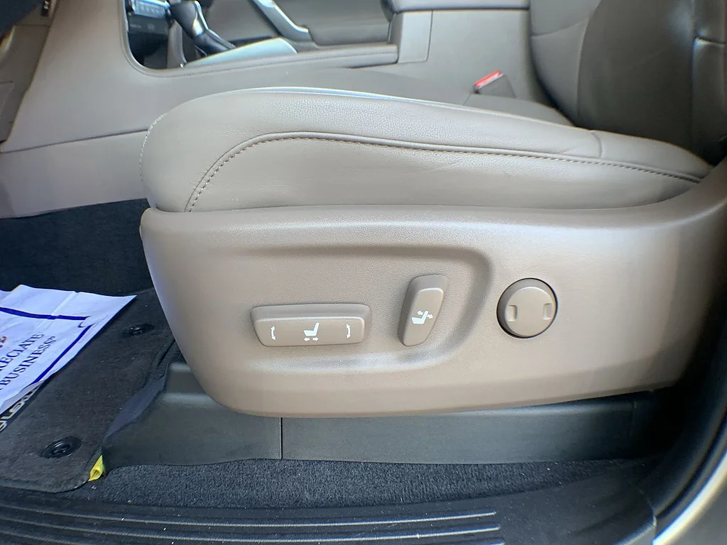 Certified Used 2023 ATOMIC SILVER Lexus 460 Premium image 12