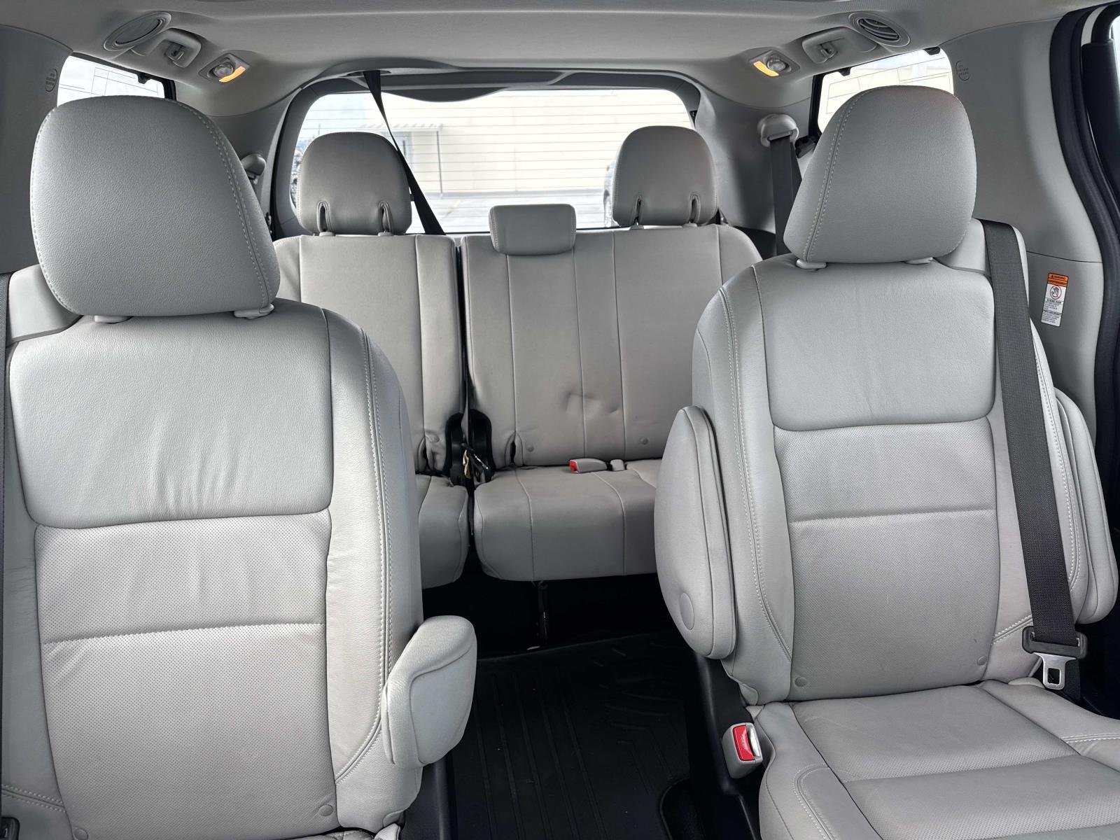 Used 2017 Blizzard Pearl Toyota Limited 7-Passenger image 9