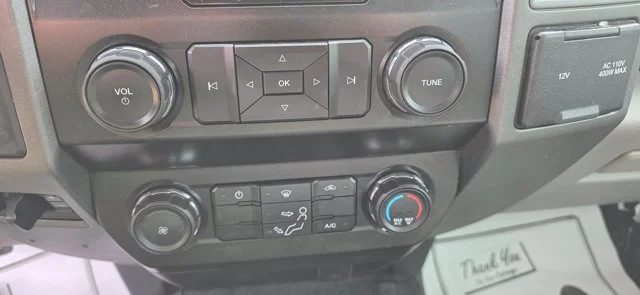 Used 2019 White Ford XL image 23