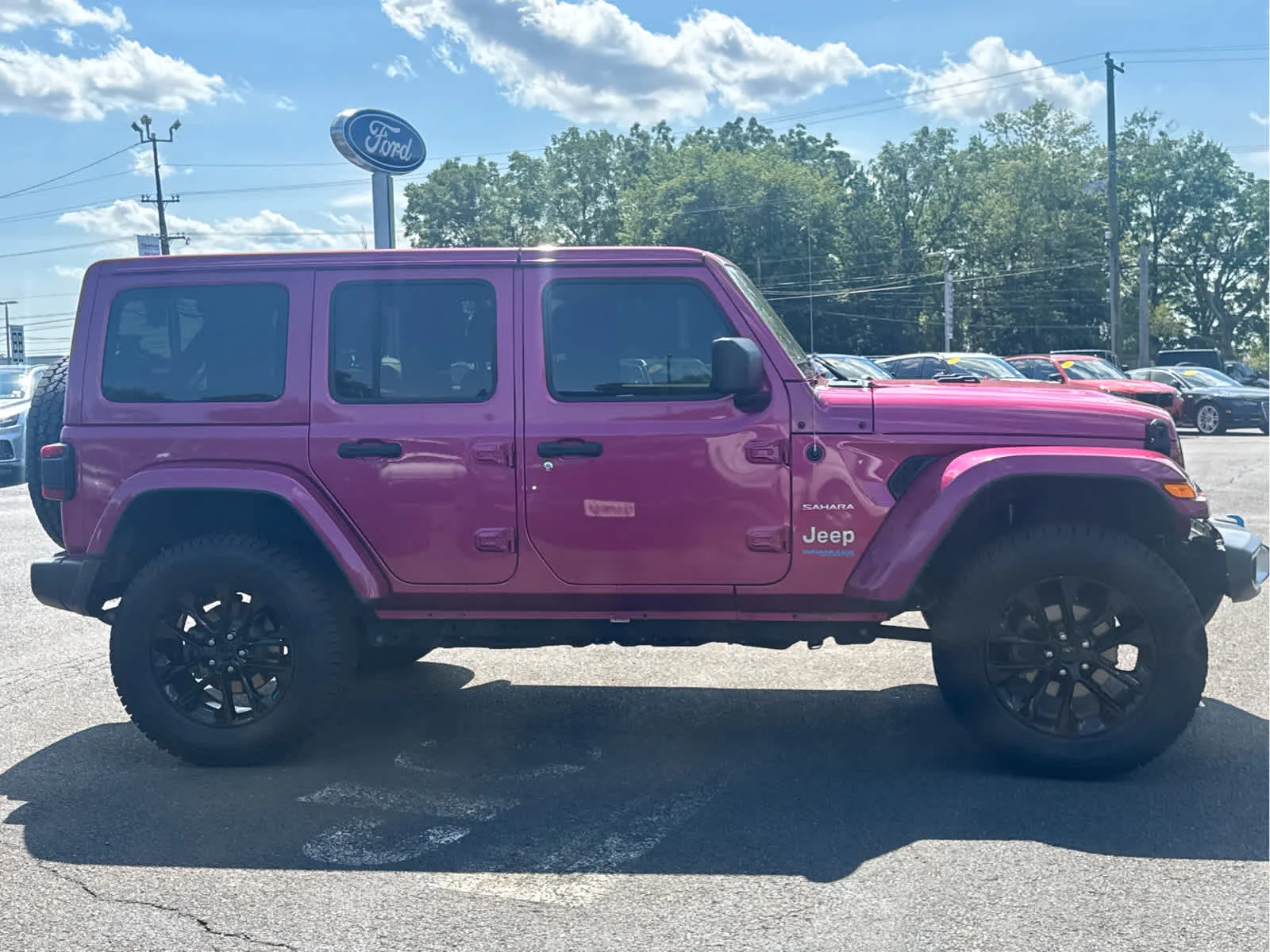 Used 2022 Limited Edition Tuscadero Pearlcoat Jeep Unlimited Sahara image 6