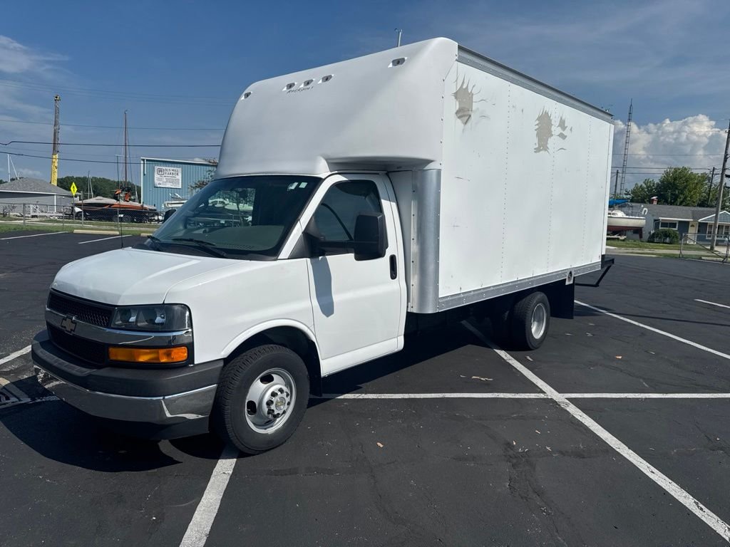Used 2017 White Chevrolet Work Van image 7