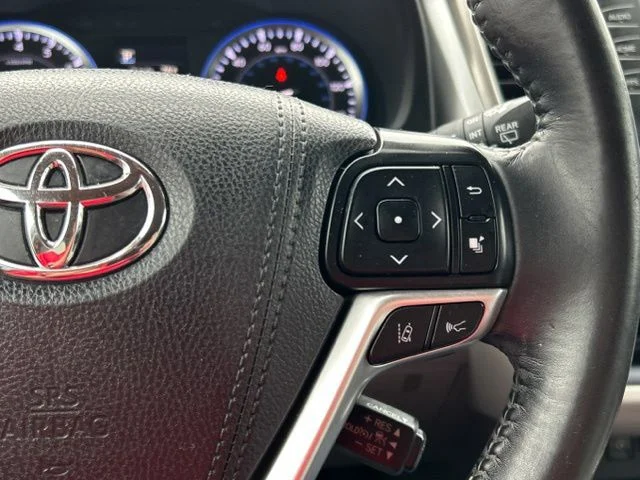 Used 2017 Shoreline Mist Toyota XLE image 41