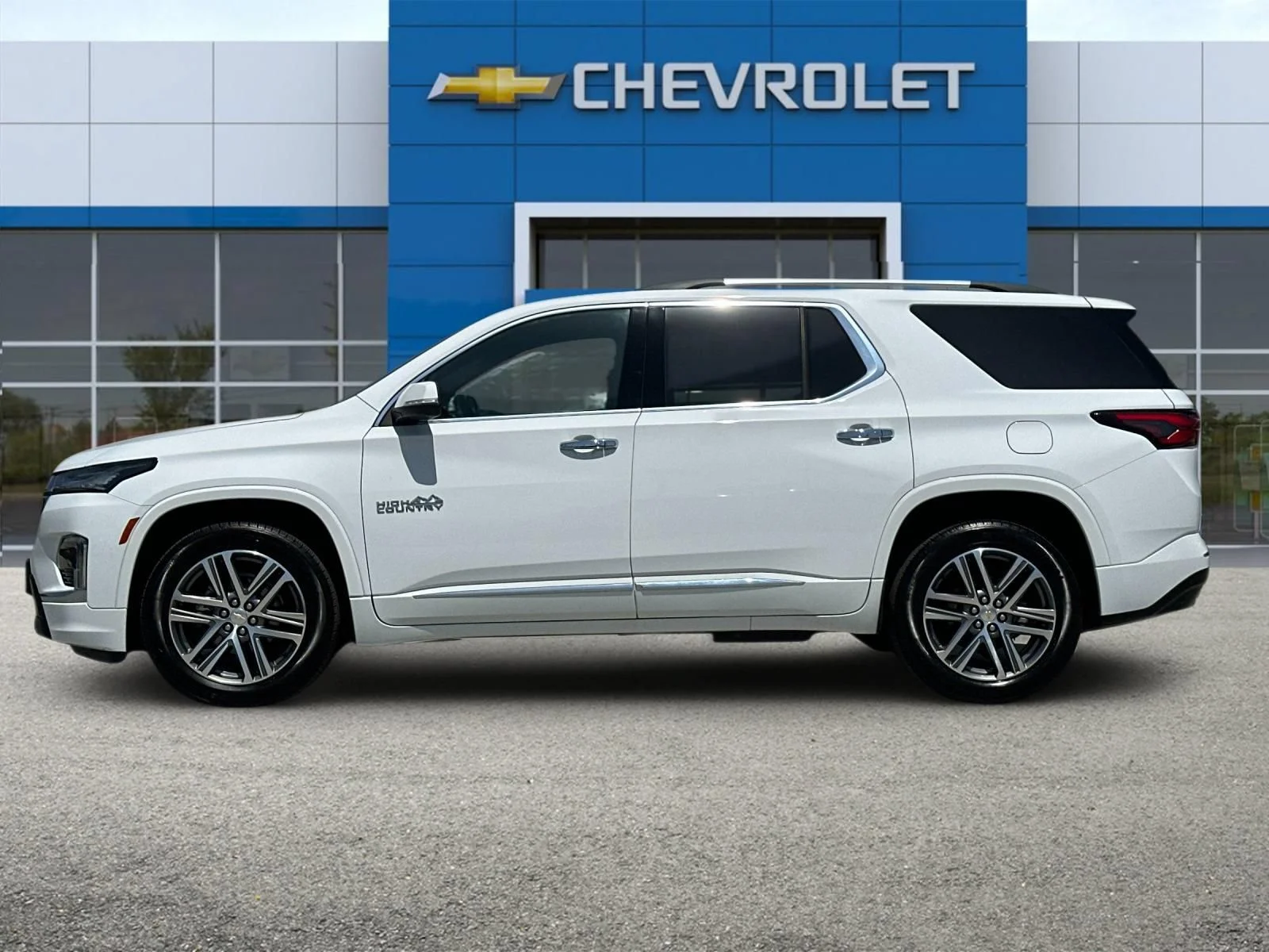Used 2023 SUMMIT WHITE Chevrolet High Country image 7