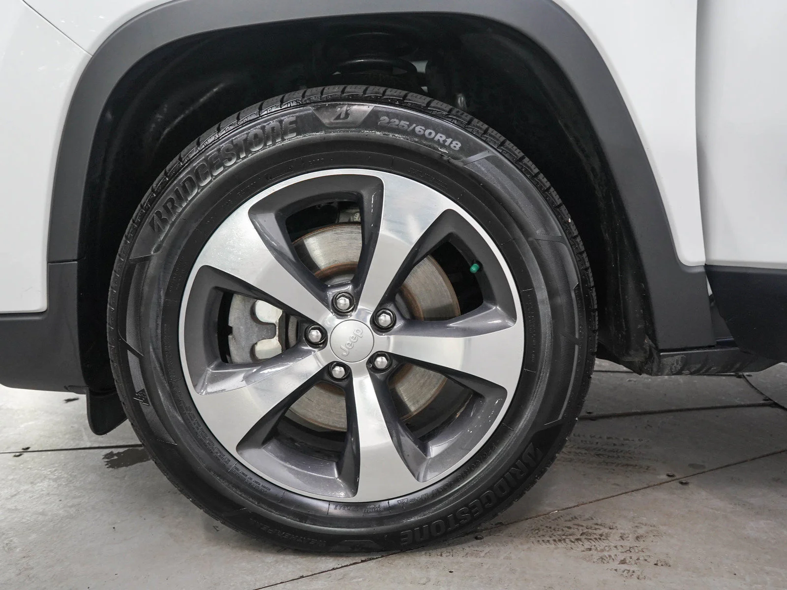 Used 2019 Bright White Clearcoat Jeep Limited image 30