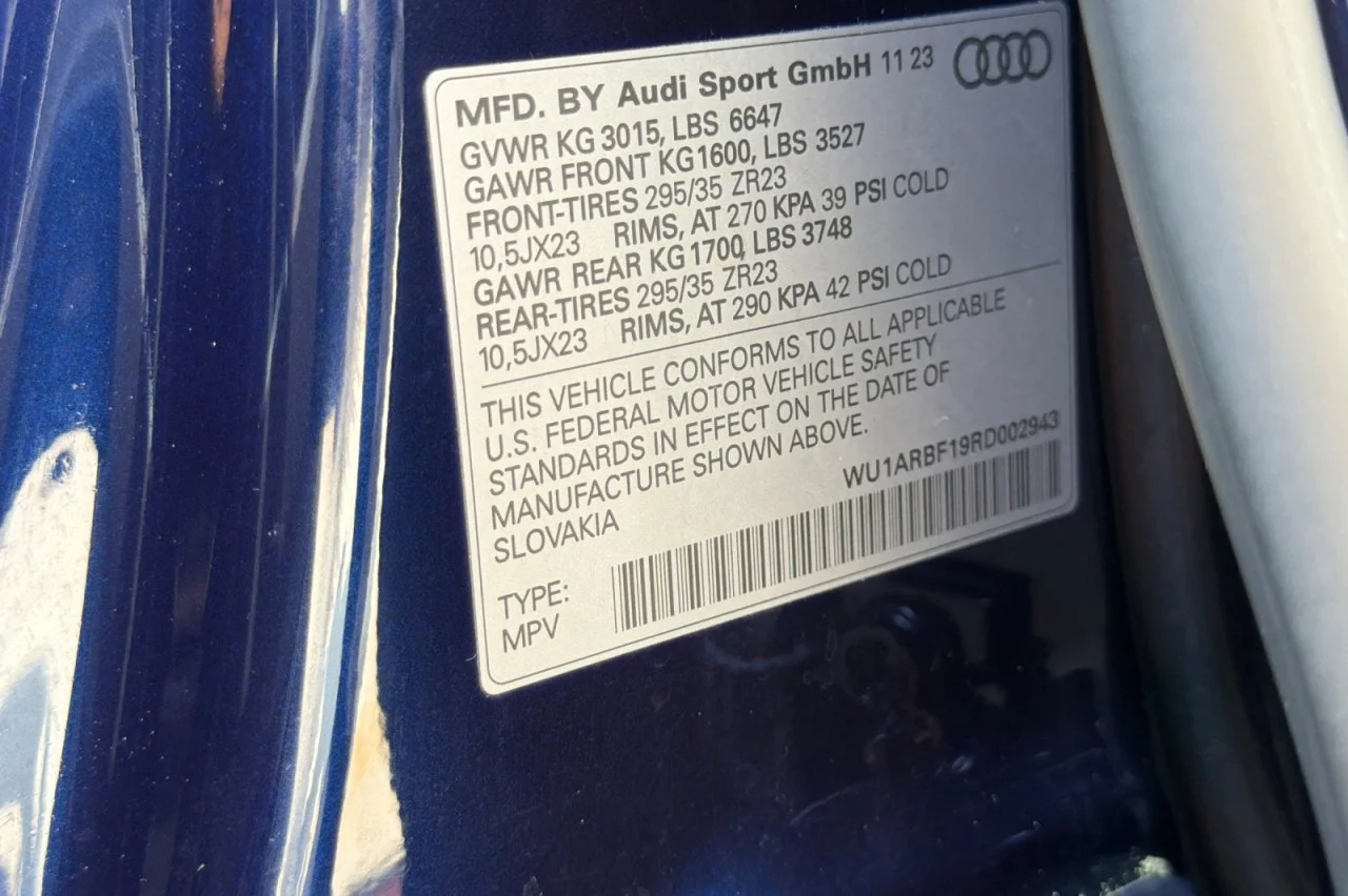 Used 2024 NAVARRA BLUE METALLI Audi  image 28