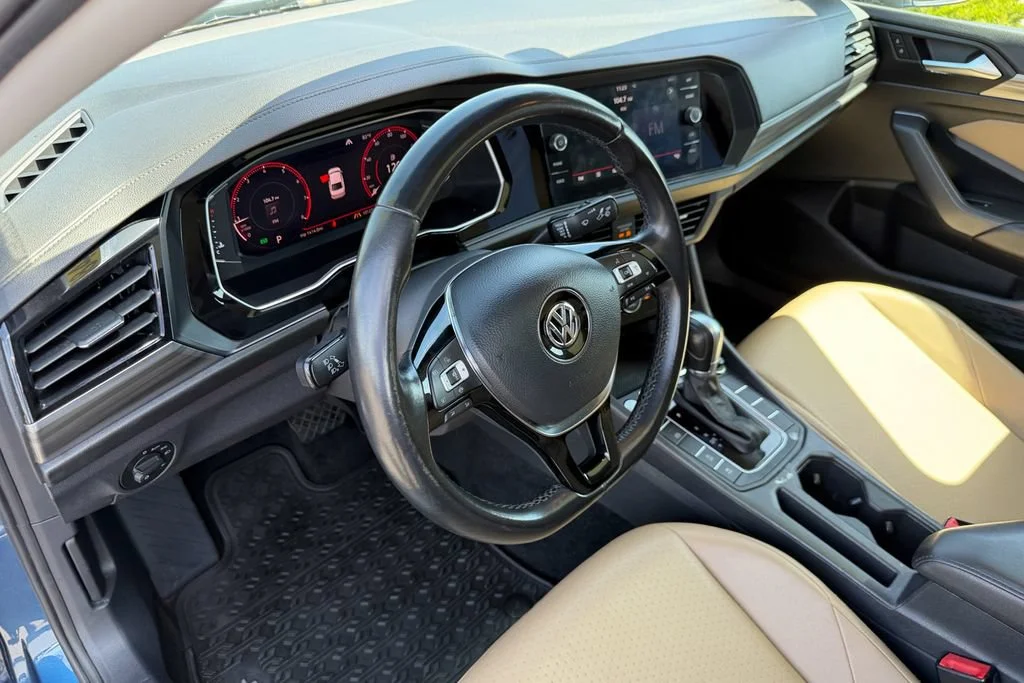 Used 2019 Blue Volkswagen SEL image 10