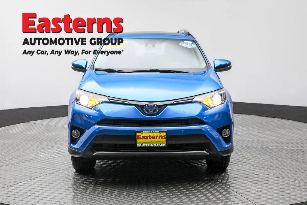 Used 2017 Blue Toyota XLE image 2