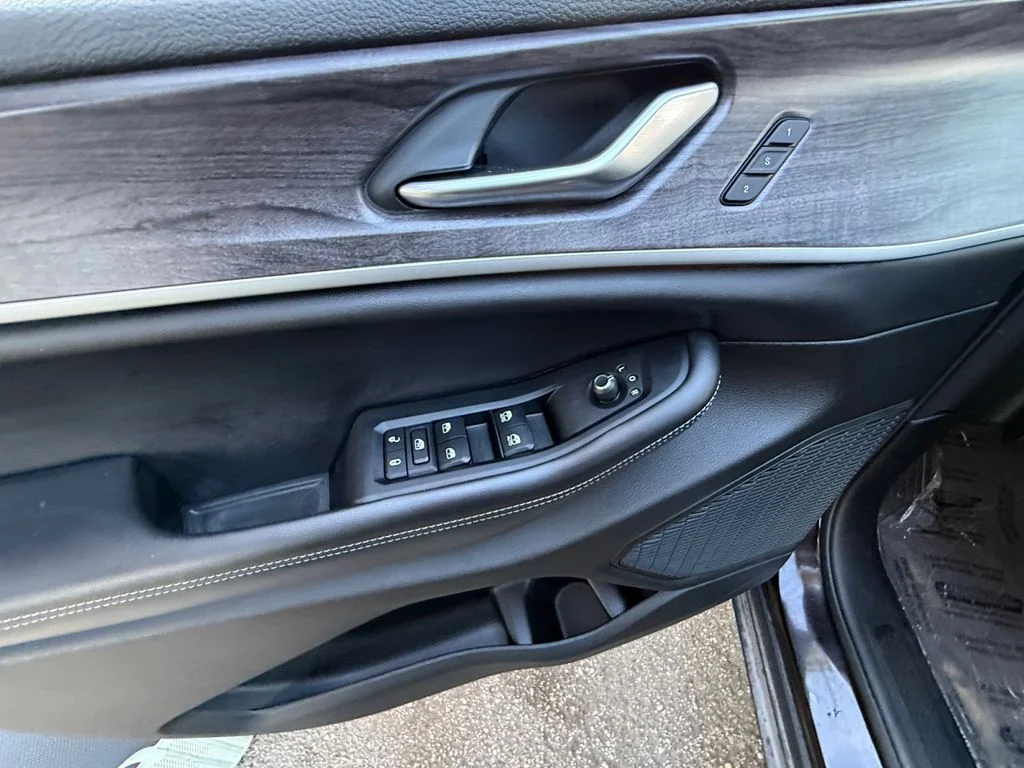 Used 2023 Orange Jeep Limited image 11