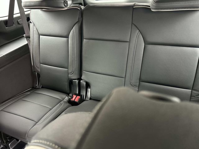 2026 Chevrolet Suburban Premier - Photo 15