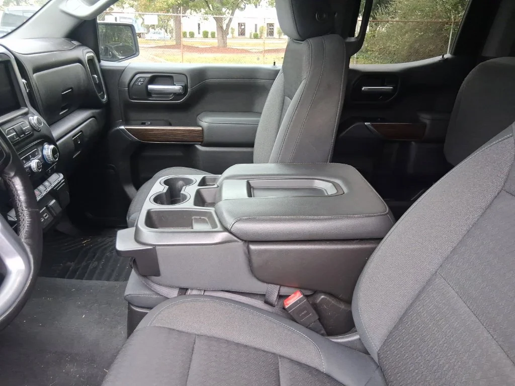Used 2019 White GMC SLE image 11