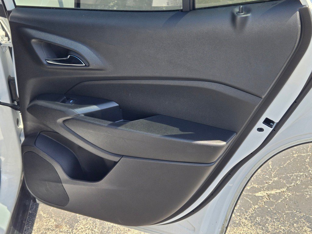 2025 Chevrolet Trax LT - Photo 9
