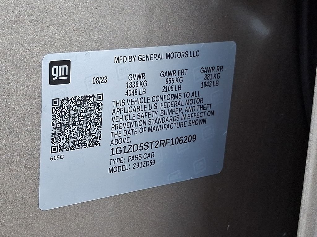 Used 2024 Gray Chevrolet LT image 27
