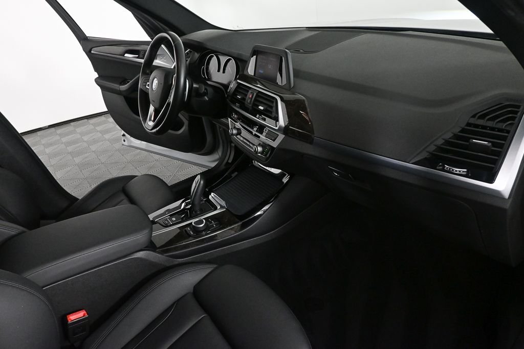 Used 2019 Silver BMW sDrive30i image 22