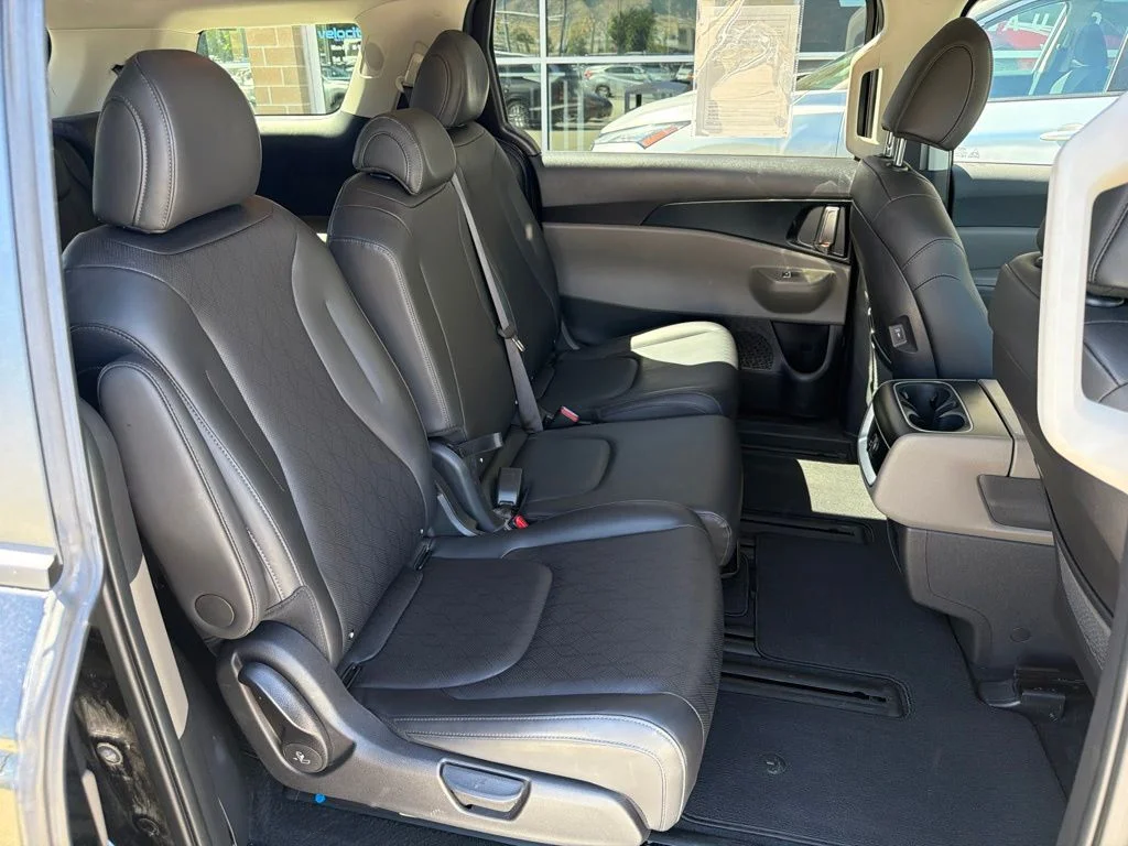 Used 2026 Black Kia LXS image 20