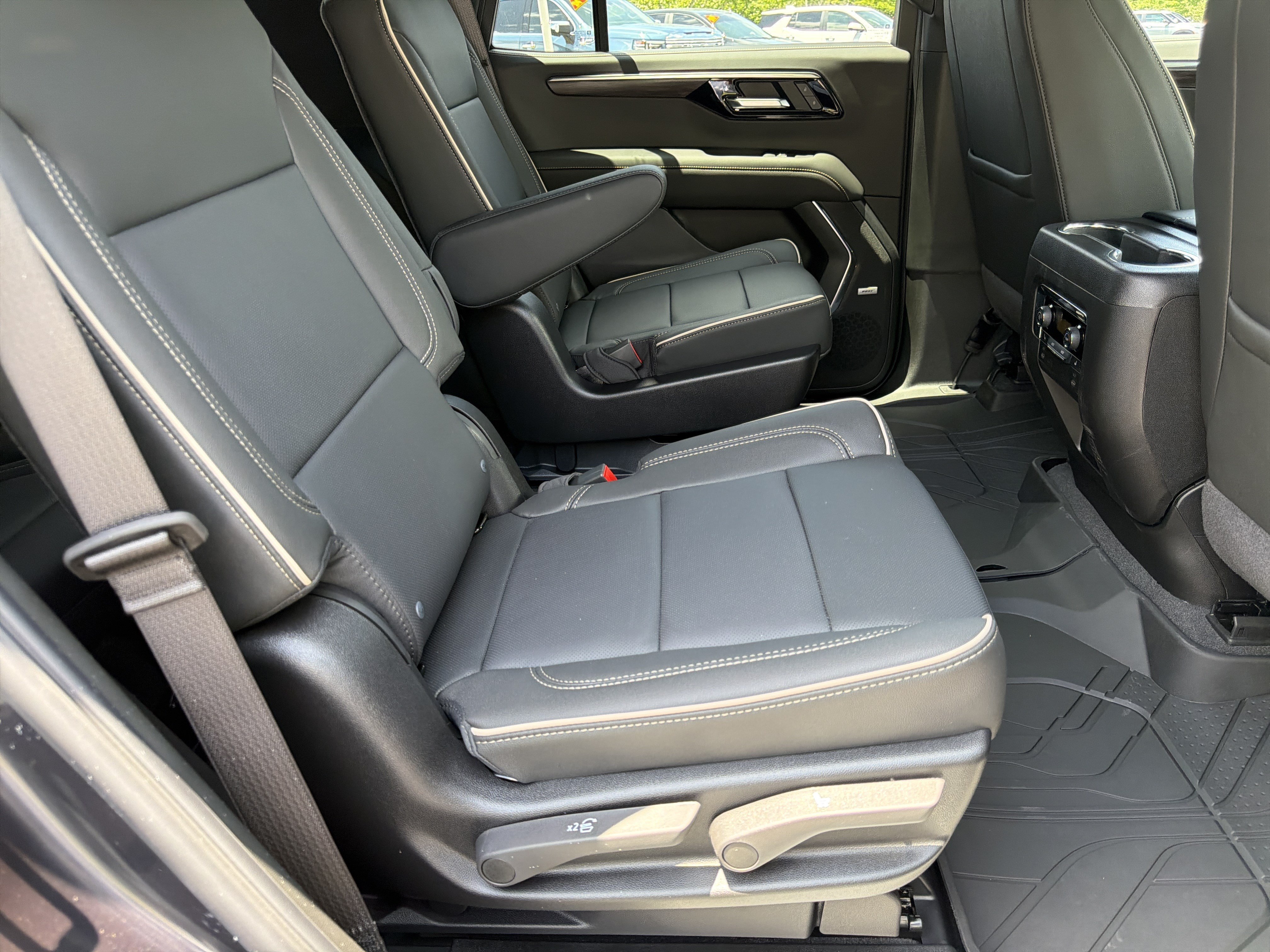 New 2026 Dark Ash Metallic Chevrolet Premier image 15