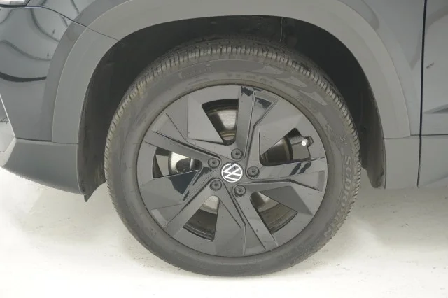 New 2026 Deep Black Pearl Volkswagen SE Black image 10