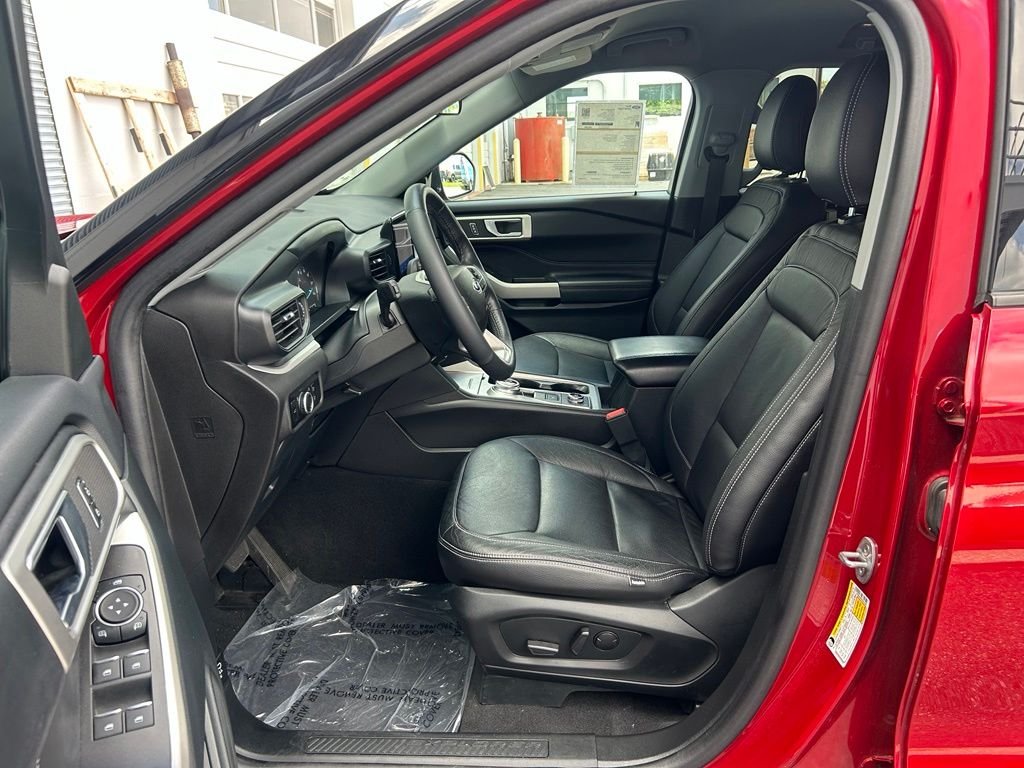 Used 2023 Red Ford XLT image 6