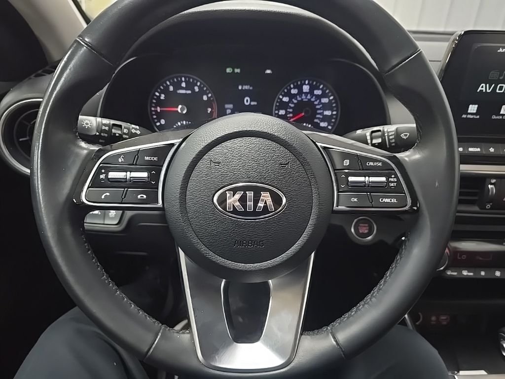 Used 2019 Red Kia EX image 18