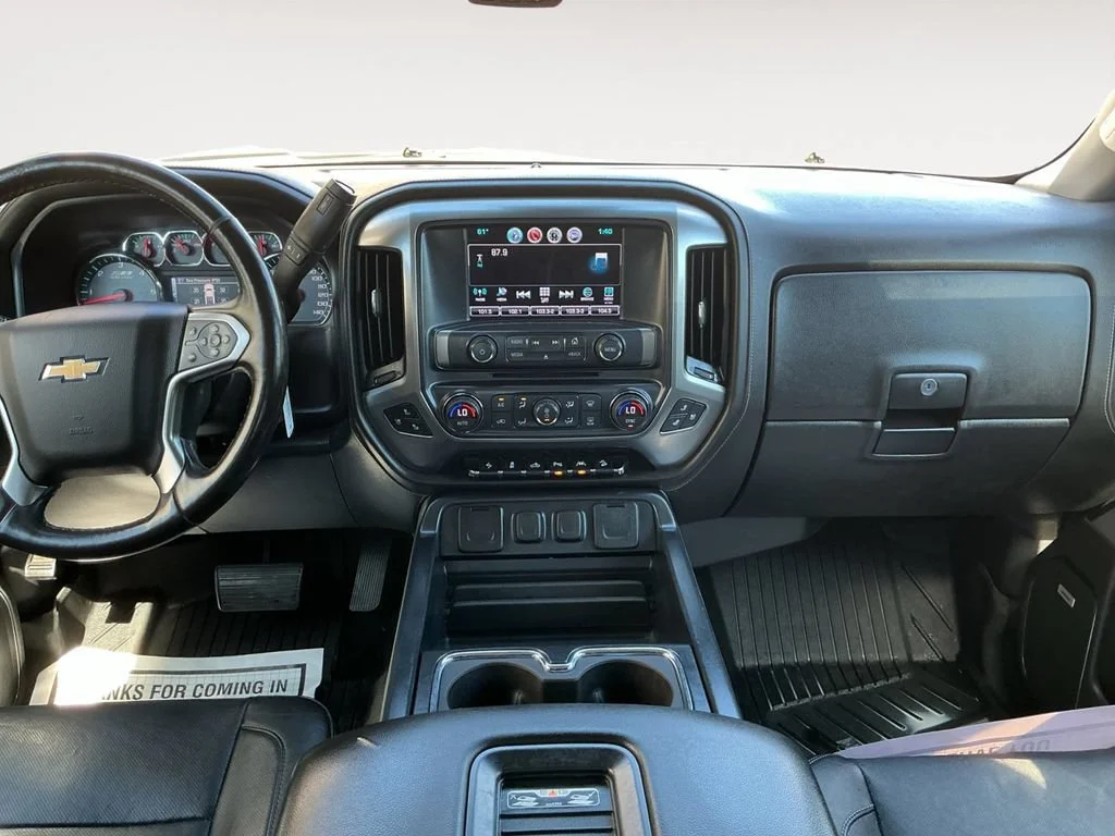 Used 2017 IRIDESCENT PEARL TRICOAT Chevrolet LTZ image 17