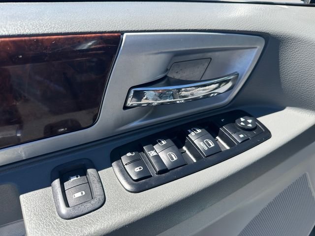 Used 2010 Blue Chrysler Touring image 10
