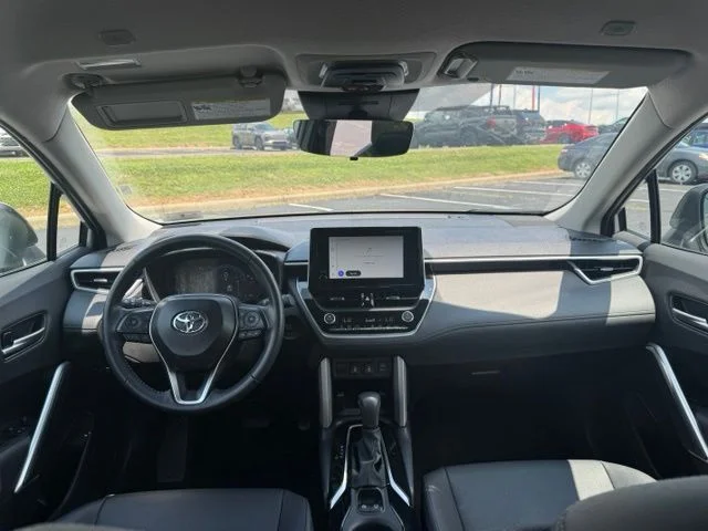 Used 2025 Silver Toyota XLE image 18