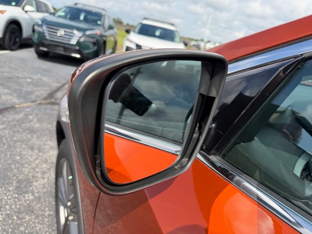 Used 2020 Orange Nissan Platinum image 14